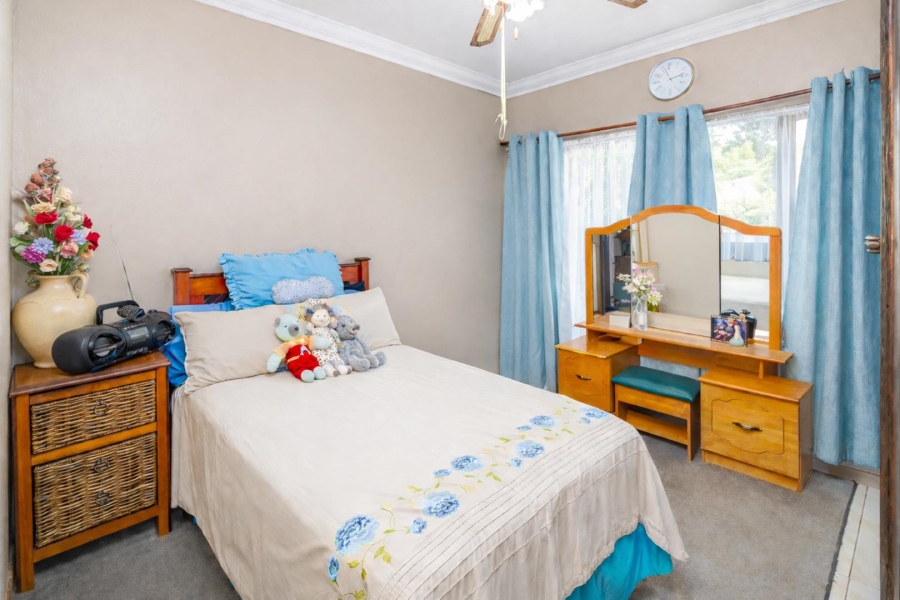 To Let 5 Bedroom Property for Rent in Melodie North West